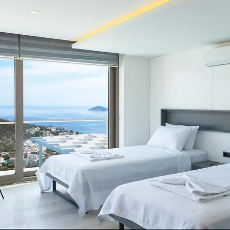 3 Bedroom Seaview Luxury In Villa