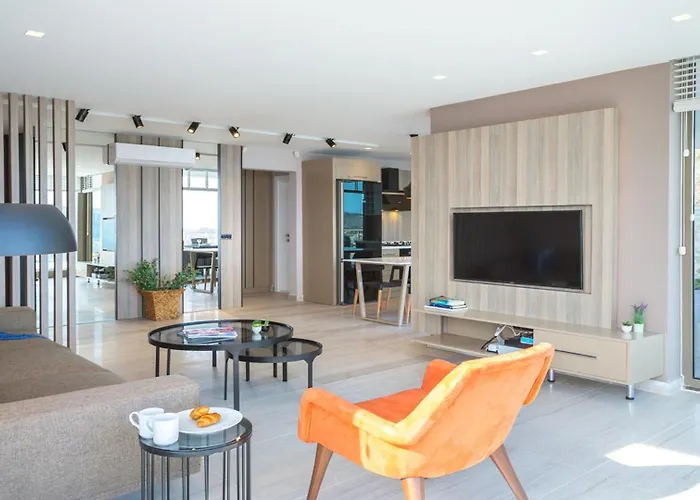 3 Bedroom Seaview Luxury In Villa *